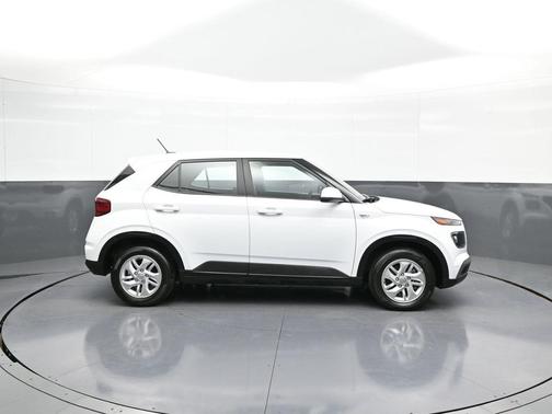 2023 Hyundai VENUE SE