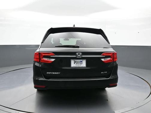 Crystal Black Pearl 2022 Honda Odyssey Elite