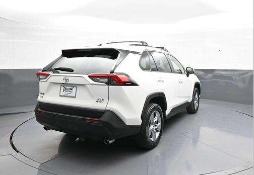 Ice Cap 2025 Toyota RAV4 Hybrid XLE