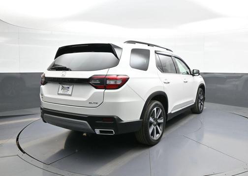 2023 Honda Pilot AWD Elite