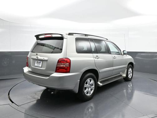 2003 Toyota Highlander Base