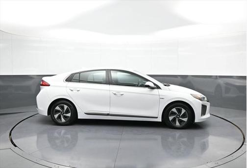 2017 Hyundai IONIQ Hybrid SEL