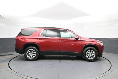 Cajun Red Tintcoat 2021 Chevrolet Traverse LT Cloth