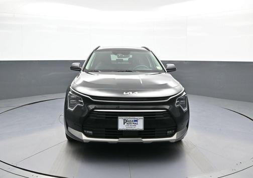 Aurora Black Pearl 2023 Kia Niro Touring