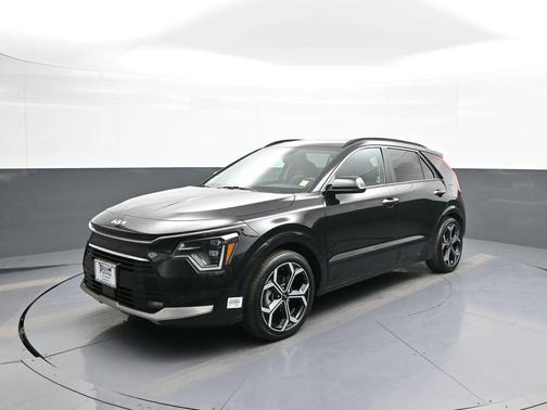 Aurora Black Pearl 2023 Kia Niro Touring