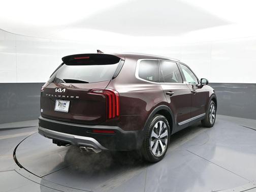 Sangria 2022 Kia Telluride EX