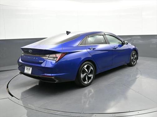 2022 Hyundai ELANTRA Limited