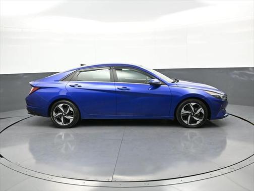 2022 Hyundai ELANTRA Limited