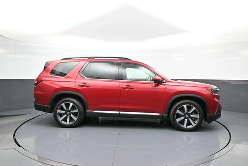 Radiant Red Metallic II 2024 Honda Pilot Touring 8-Passenger