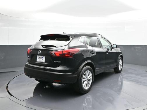 Magnetic Black Pearl 2019 Nissan Rogue Sport SV