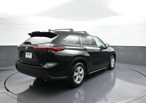 2022 Toyota Highlander L