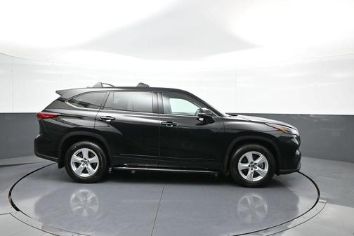 2022 Toyota Highlander L