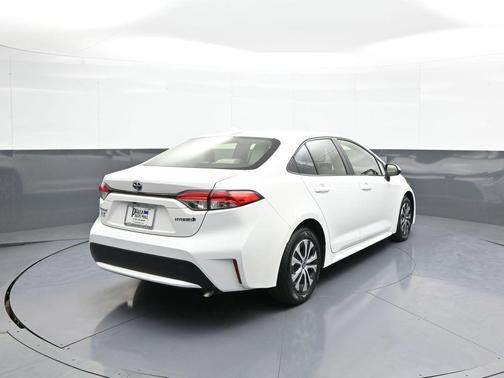Super White 2020 Toyota Corolla Hybrid LE
