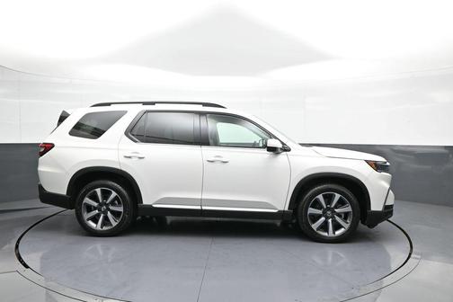 Platinum White Pearl 2025 Honda Pilot Elite