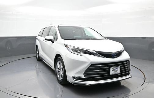 2023 Toyota Sienna Limited