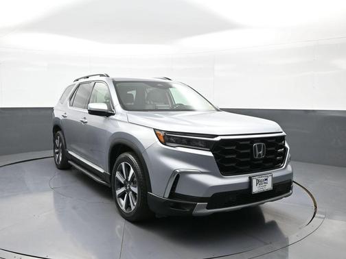 Lunar Silver Metallic 2023 Honda Pilot Touring 8-Passenger