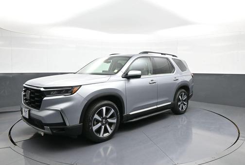 Lunar Silver Metallic 2023 Honda Pilot Touring 8-Passenger