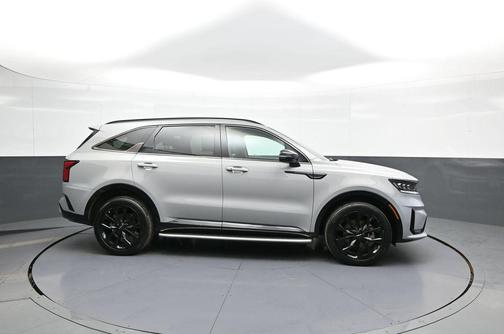Wolf Gray 2022 Kia Sorento SX