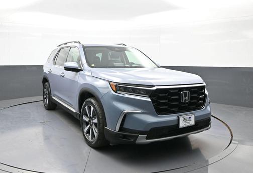 Sonic Gray Pearl 2023 Honda Pilot Touring 8-Passenger