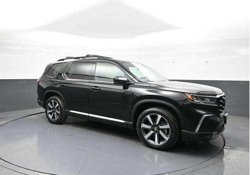 Crystal Black Pearl 2025 Honda Pilot Touring 8-Passenger