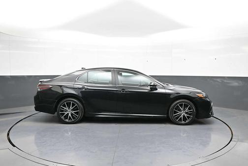 Midnight Black Metallic 2024 Toyota Camry SE