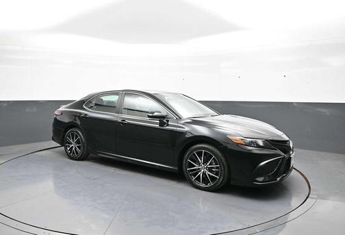 Midnight Black Metallic 2024 Toyota Camry SE