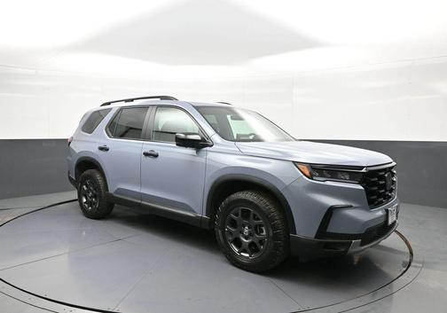 Sonic Gray Pearl 2024 Honda Pilot TrailSport