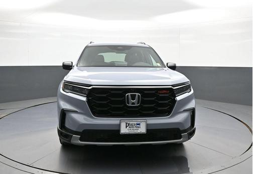Sonic Gray Pearl 2024 Honda Pilot TrailSport