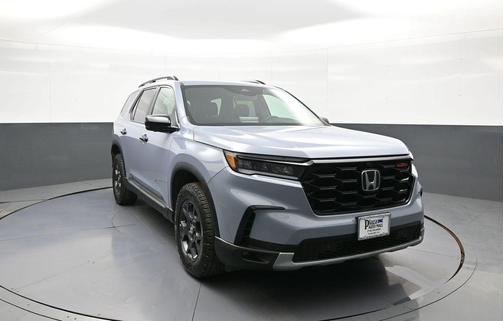Sonic Gray Pearl 2024 Honda Pilot TrailSport