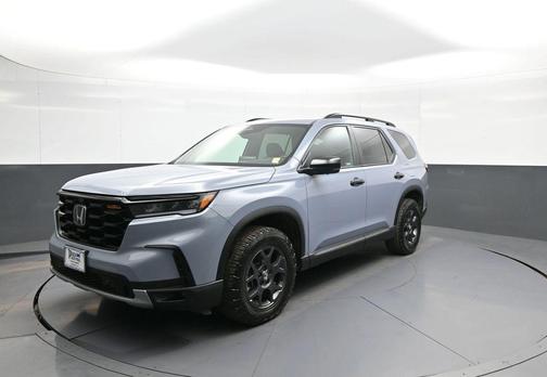Sonic Gray Pearl 2024 Honda Pilot TrailSport
