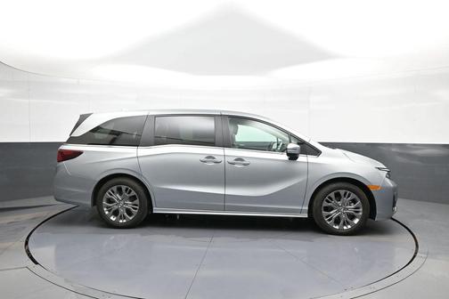 Solar Silver Metallic 2025 Honda Odyssey Touring