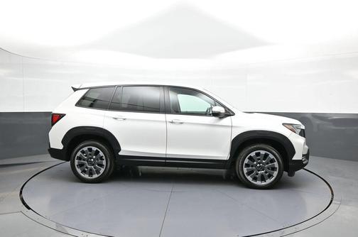Platinum White Pearl 2024 Honda Passport AWD EX-L