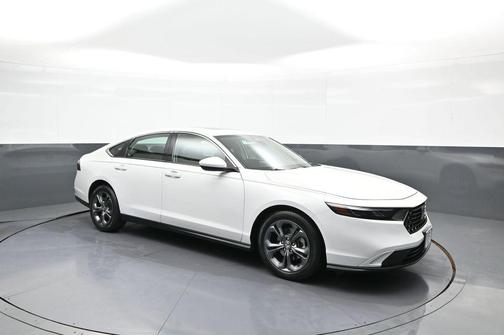 Platinum White Pearl 2023 Honda Accord EX