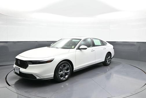 Platinum White Pearl 2023 Honda Accord EX