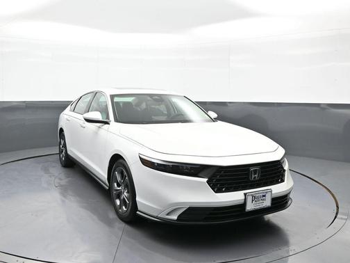 Platinum White Pearl 2023 Honda Accord EX