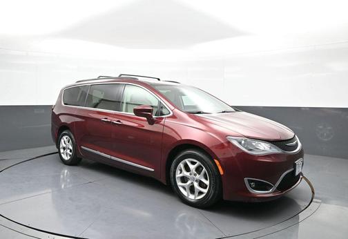 Velvet Red Pearlcoat 2017 Chrysler Pacifica Touring-L