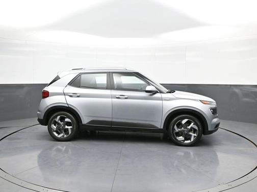2021 Hyundai VENUE SEL