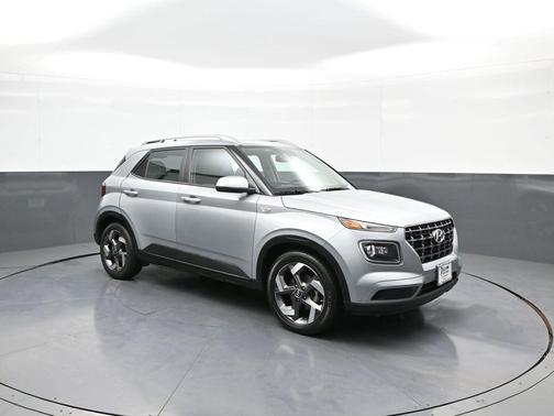 2021 Hyundai VENUE SEL