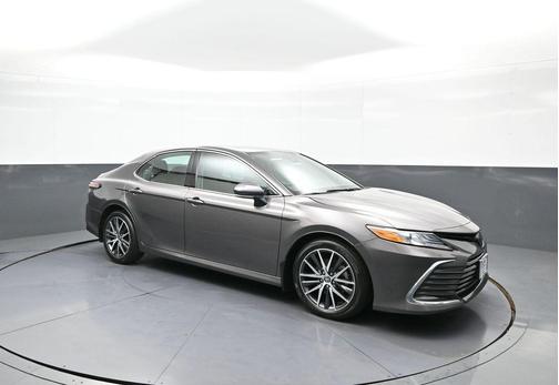 Predawn Gray Mica 2023 Toyota Camry XLE