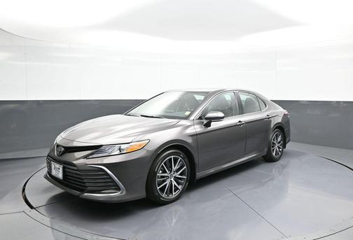 Predawn Gray Mica 2023 Toyota Camry XLE