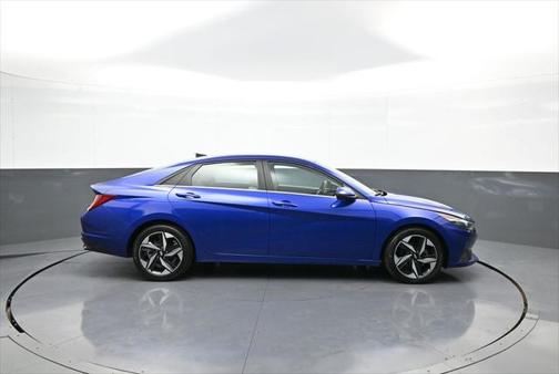 2022 Hyundai ELANTRA Limited