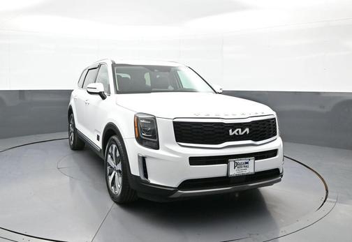 Glacial White Pearl 2022 Kia Telluride S