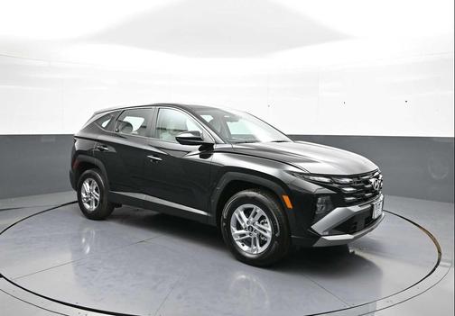 Phantom Black 2026 Hyundai TUCSON SE