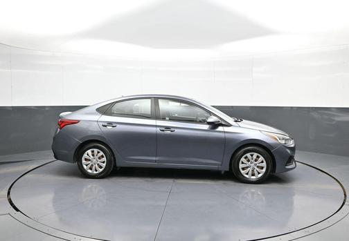 Urban Gray Metallic 2019 Hyundai Accent SE