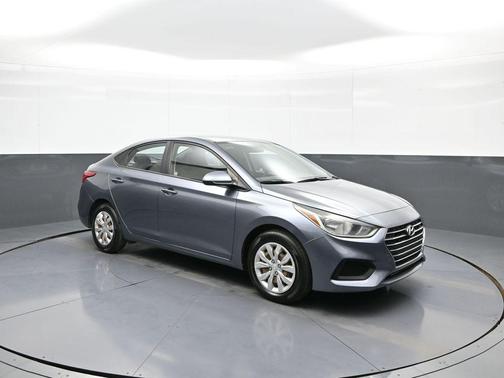 Urban Gray Metallic 2019 Hyundai Accent SE