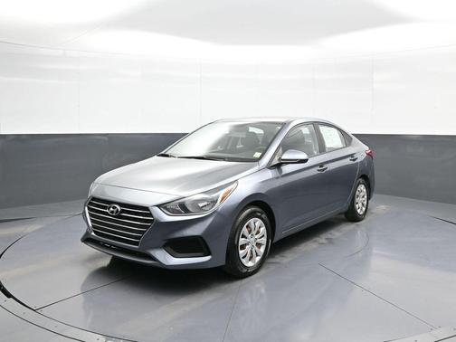 Urban Gray Metallic 2019 Hyundai Accent SE