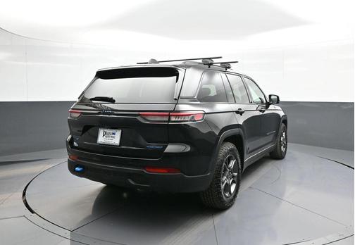 Diamond Black Crystal Pearlcoat 2024 Jeep Grand Cherokee 4xe Trailhawk Carb State Pkg