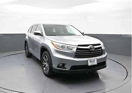 Silver Sky Metallic 2016 Toyota Highlander XLE