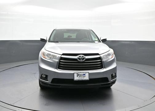Silver Sky Metallic 2016 Toyota Highlander XLE