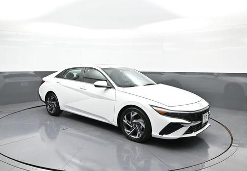 2025 Hyundai ELANTRA SEL